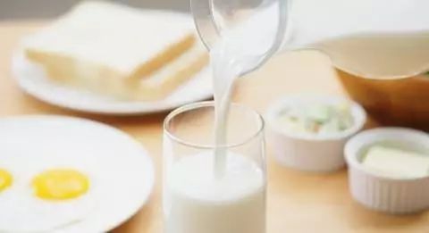 国康健康保险谈母乳喂养禁忌之牛奶