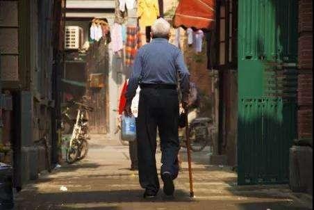 又一老人因保健品猝死，生前省吃俭用，30万积蓄用于买保健品