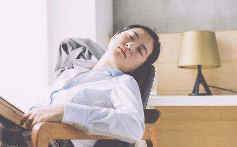 夏季午睡益身心，如何睡有讲究