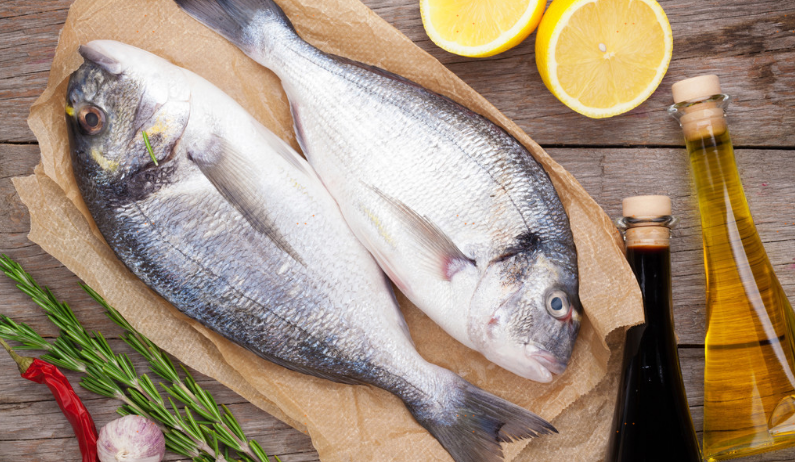 鱼刺卡喉怎么办？喝汤？咽馒头？吞醋？